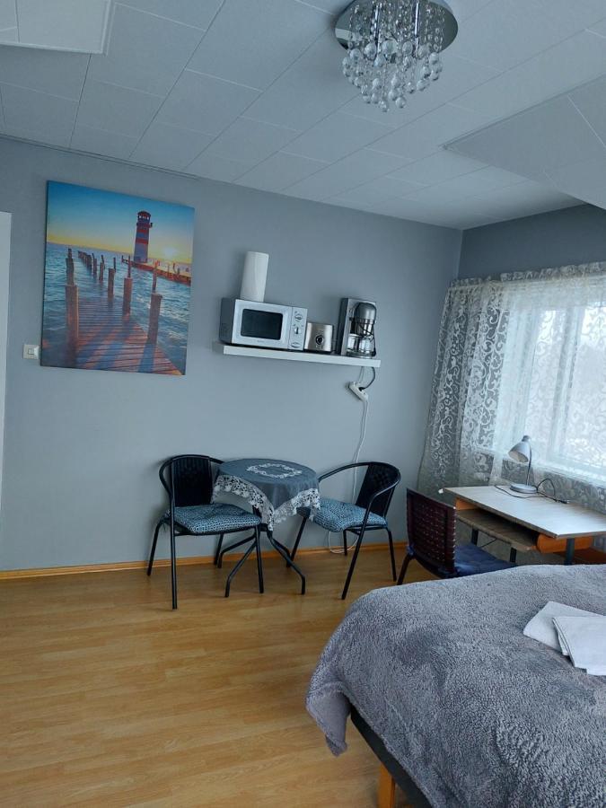 Twin Room With Shared Bathroom Njarthvik Екстер'єр фото